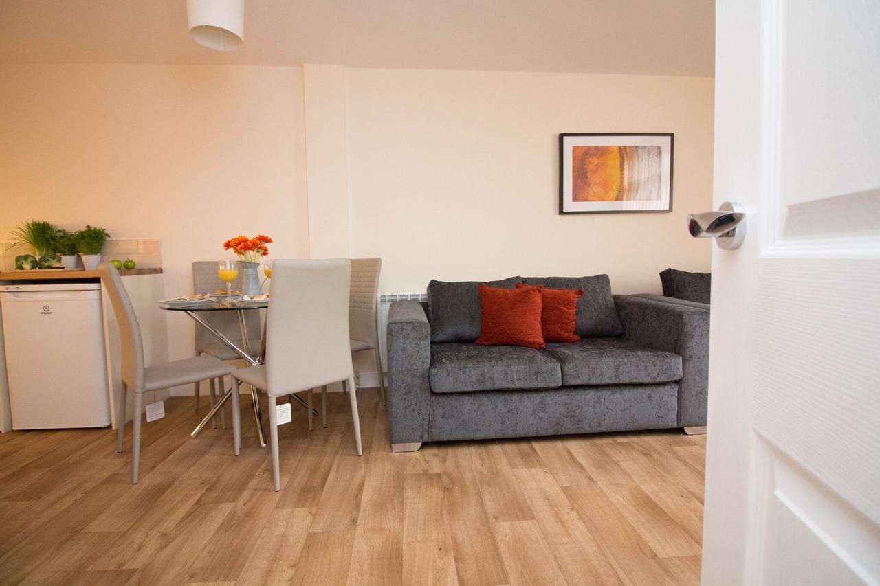 Dpv - Above Bar Street Apartments Southampton Bagian luar foto