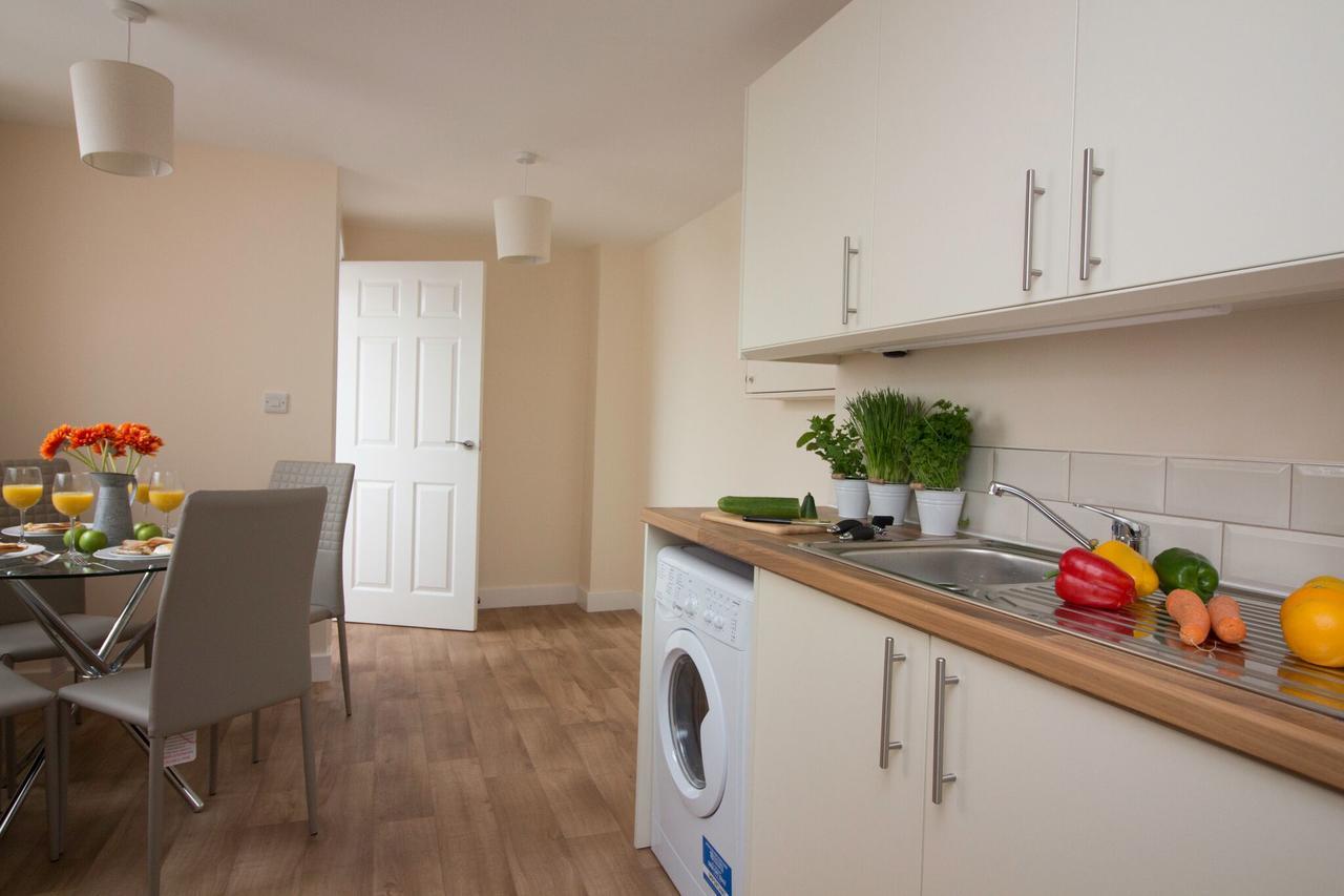 Dpv - Above Bar Street Apartments Southampton Bagian luar foto